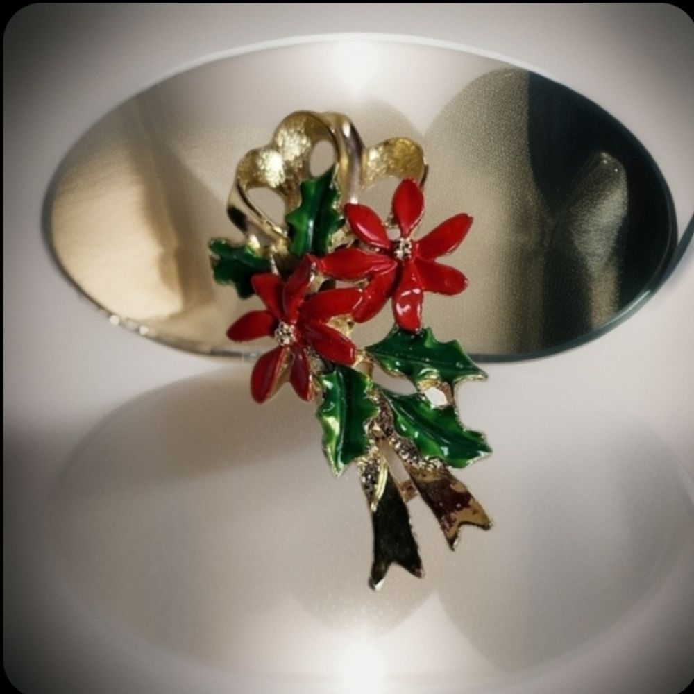 Vintage Gerrys Poinsettia & Gold Tone Ribbon Bow Brooch